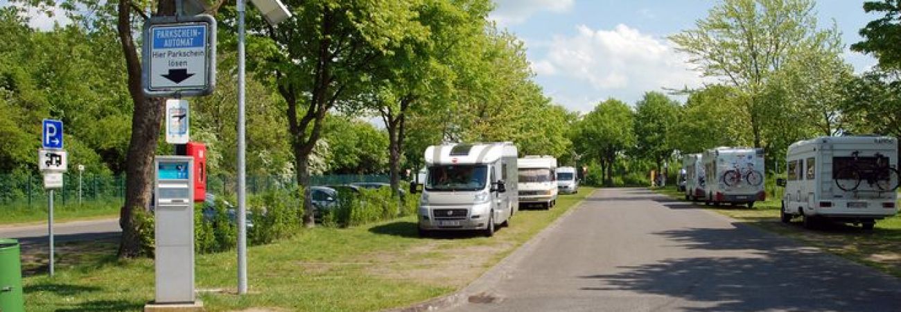 Wohnmobil Parkplatz am Marinedenkmal - LABOE GERMANIA